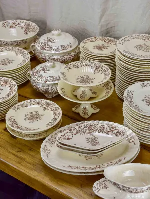 Late 19th Century dinner service. Rubans Longchamp